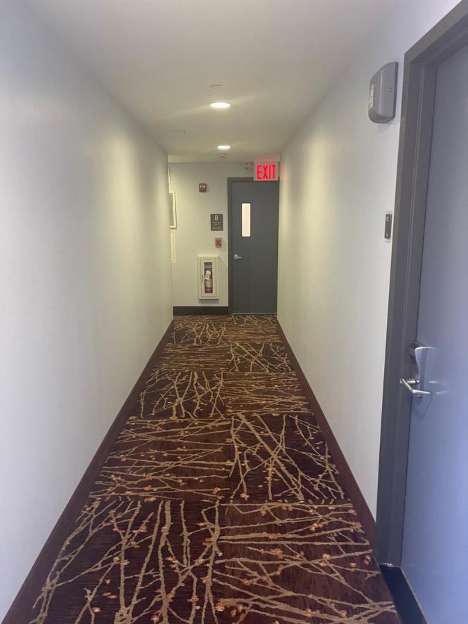 Days Inn By Wyndham Brooklyn Borough Park Nueva York Exterior foto