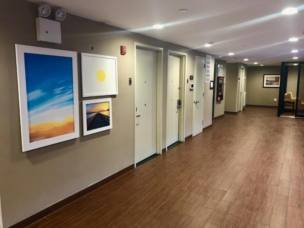 Days Inn By Wyndham Brooklyn Borough Park Nueva York Exterior foto