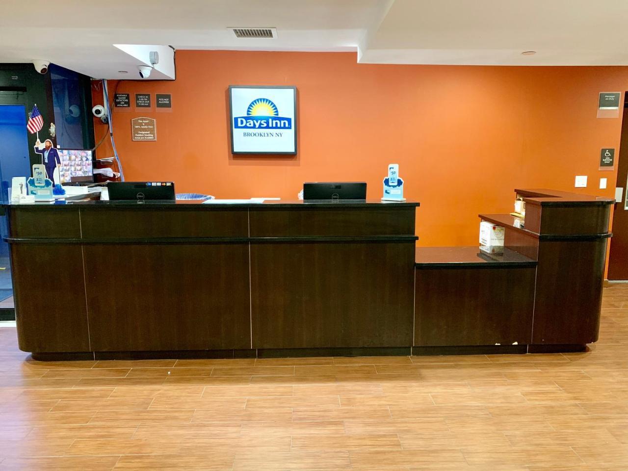 Days Inn By Wyndham Brooklyn Borough Park Nueva York Exterior foto