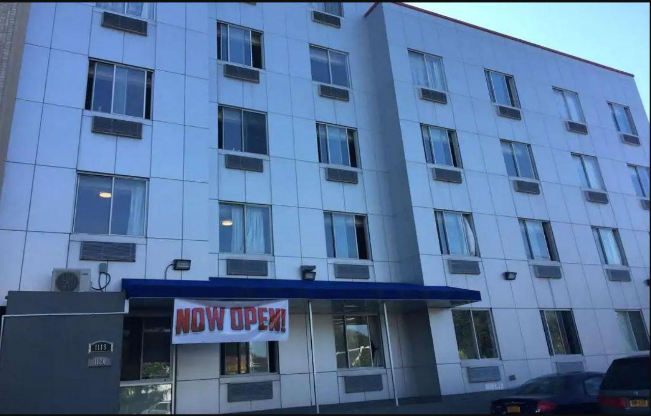 Days Inn By Wyndham Brooklyn Borough Park Nueva York Exterior foto